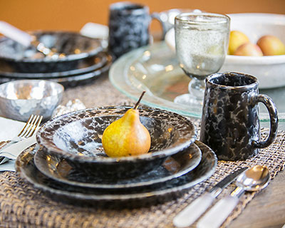 Classic Dinnerware 4-Piece Set